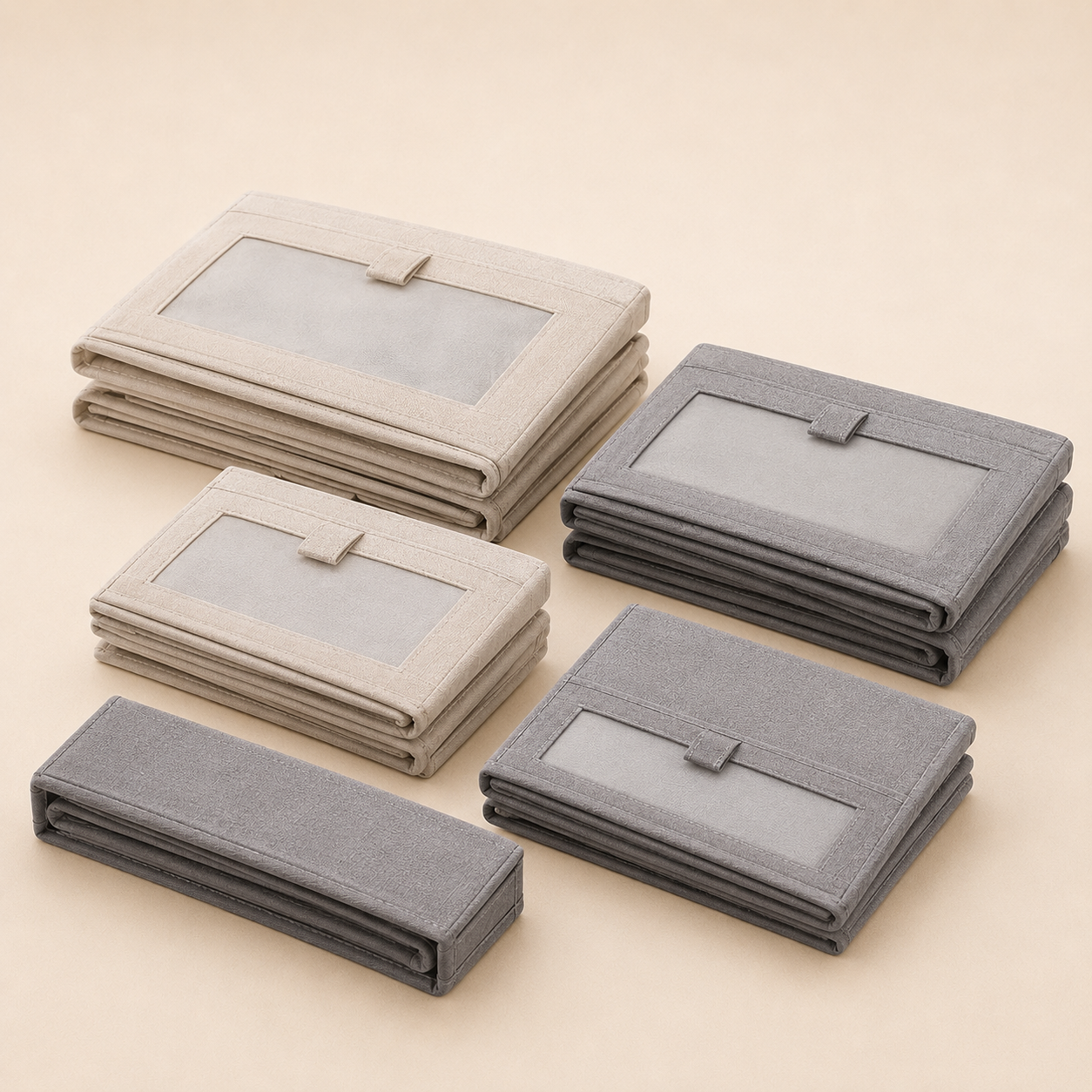 Optimisez facilement vos espaces de rangement avec nos boîtes de rangement pliables, spécialement conçues pour les camping-cars, vans aménagés, caravanes et mobil-homes. Grâce à leurs différents formats, elles permettent d'organiser efficacement vos vêtements